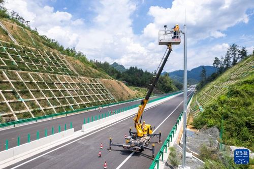 湘西巨龍昂首，爐慈高速公路建設(shè)進入收尾沖刺